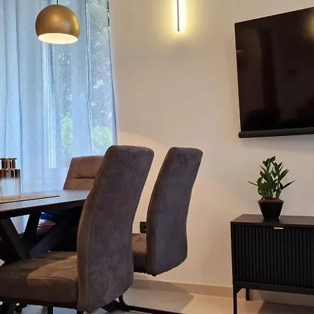 La Casa Allegra With Private Parking Space Daire *