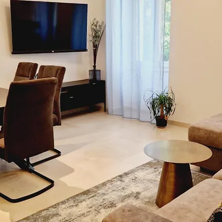 La Casa Allegra With Private Parking Space Apartman